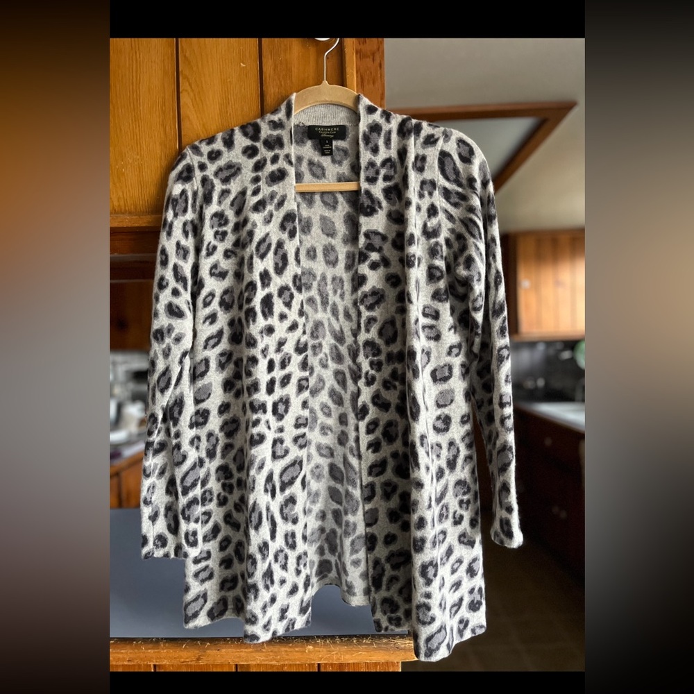 Charter Club 100% cashmere open cardigan. Super super soft. Animal print. EUC